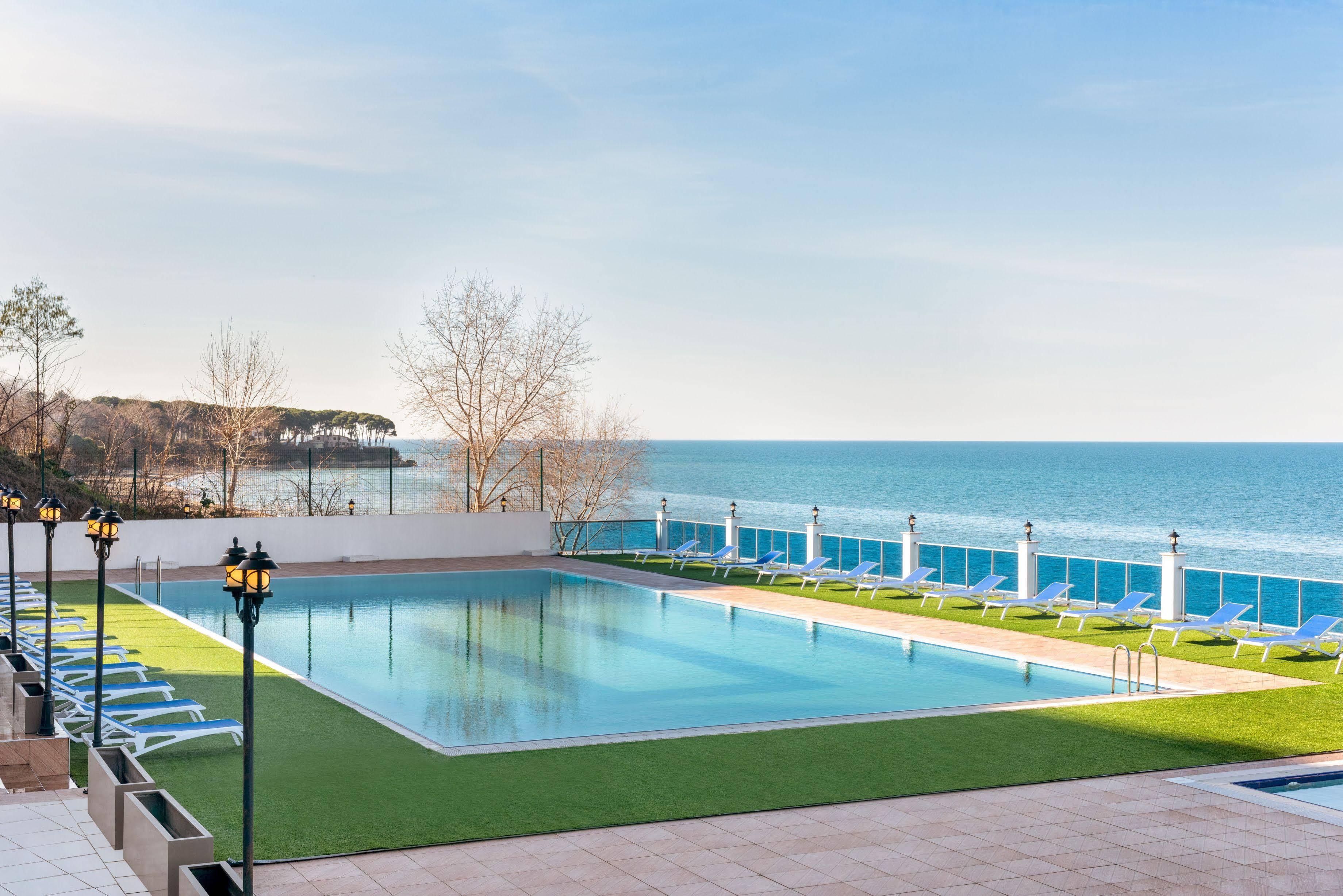 Ramada Resort By Wyndham Unye Extérieur photo