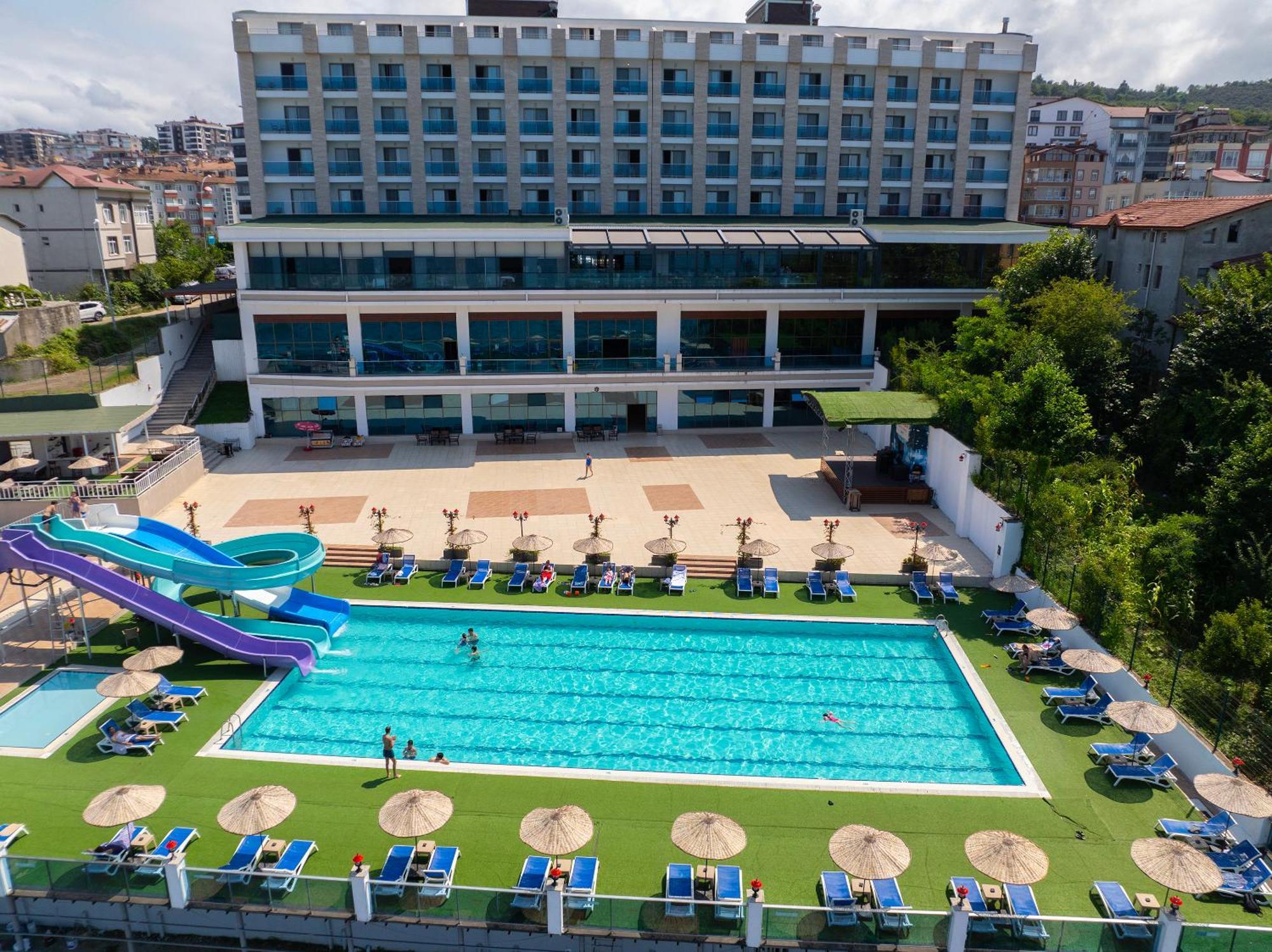 Ramada Resort By Wyndham Unye Extérieur photo