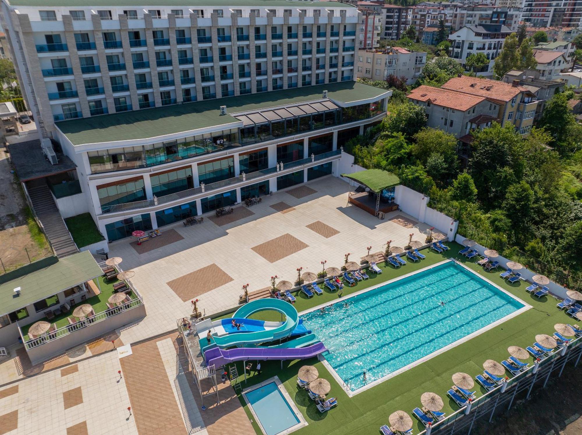 Ramada Resort By Wyndham Unye Extérieur photo
