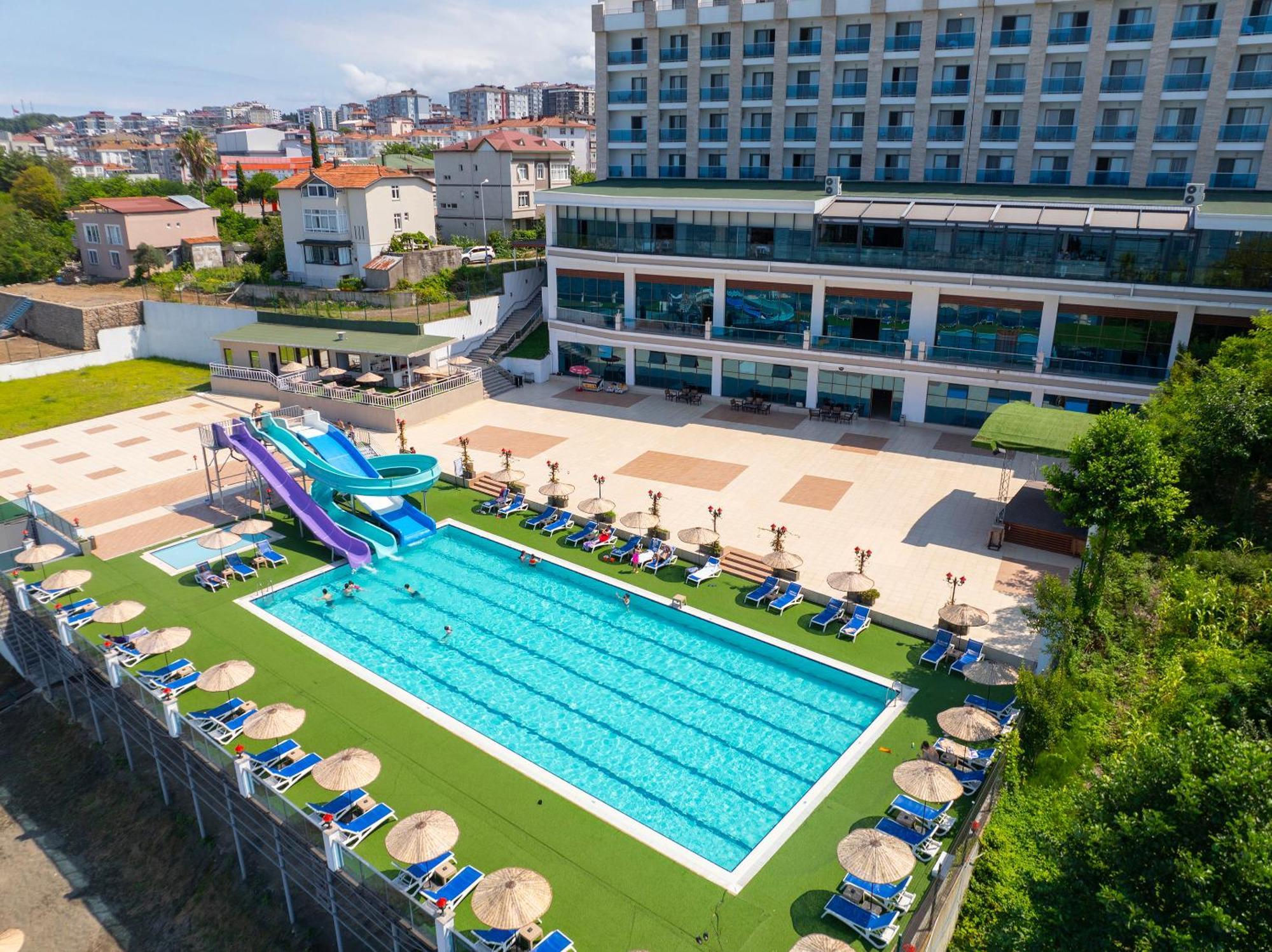 Ramada Resort By Wyndham Unye Extérieur photo